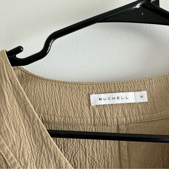 Khaki dress with belt - Picture 3 of 7